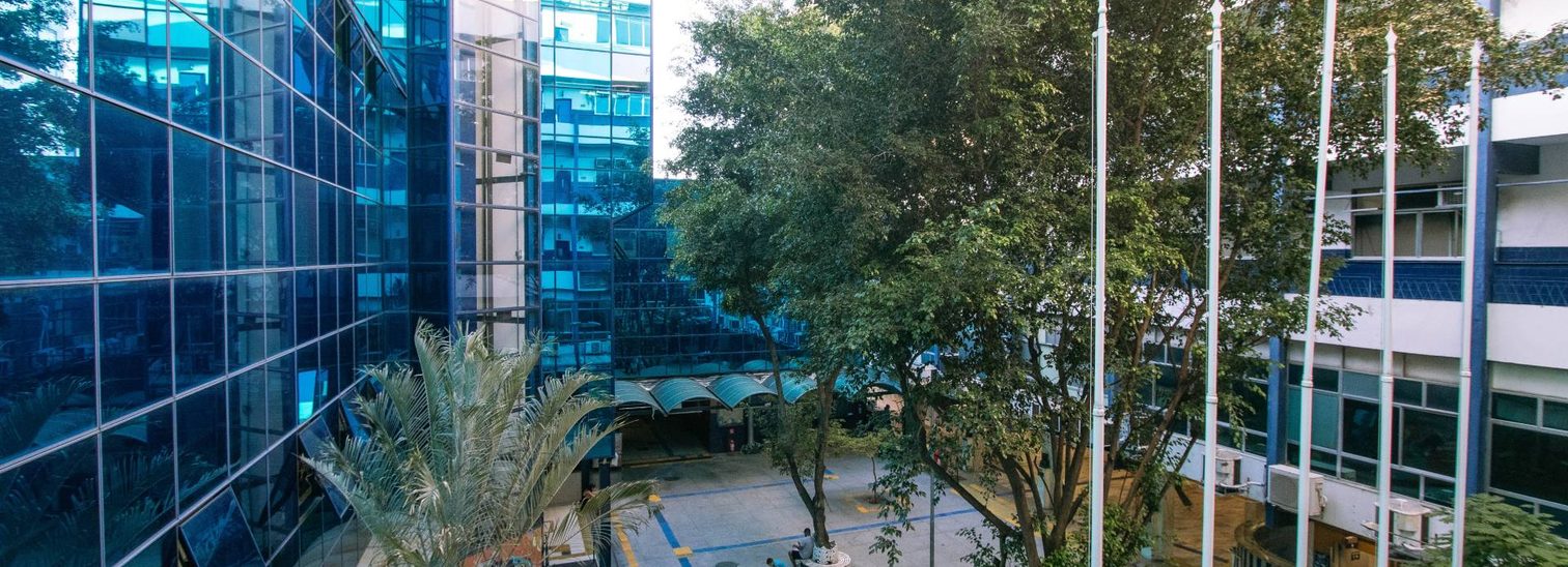 Pátio do campus da UNISUAM