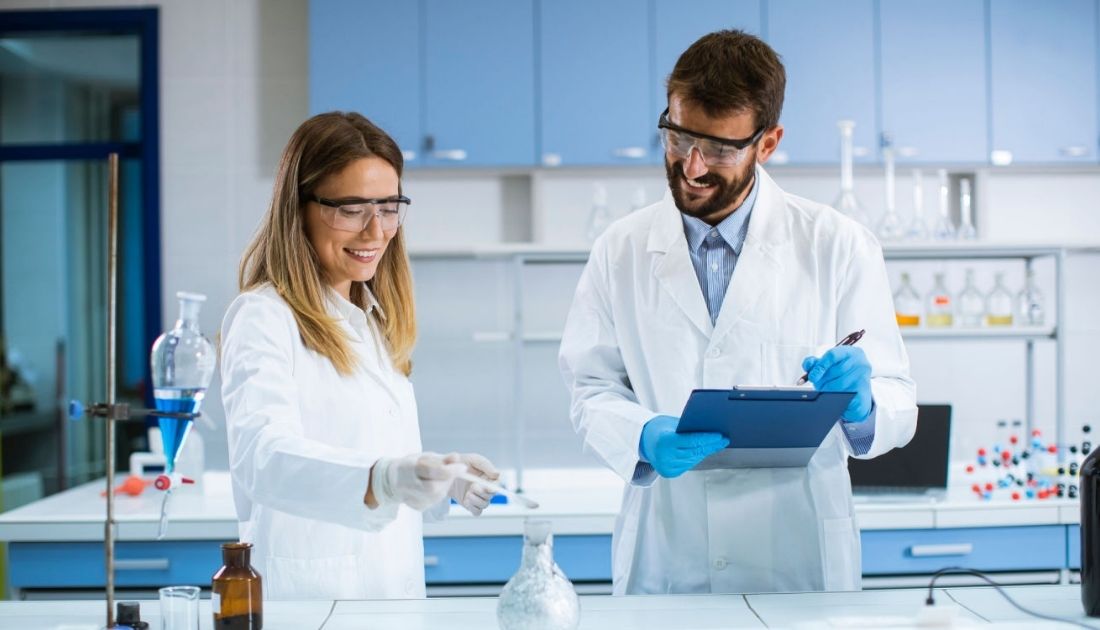 Veja o papel do farmacêutico no combate ao câncer