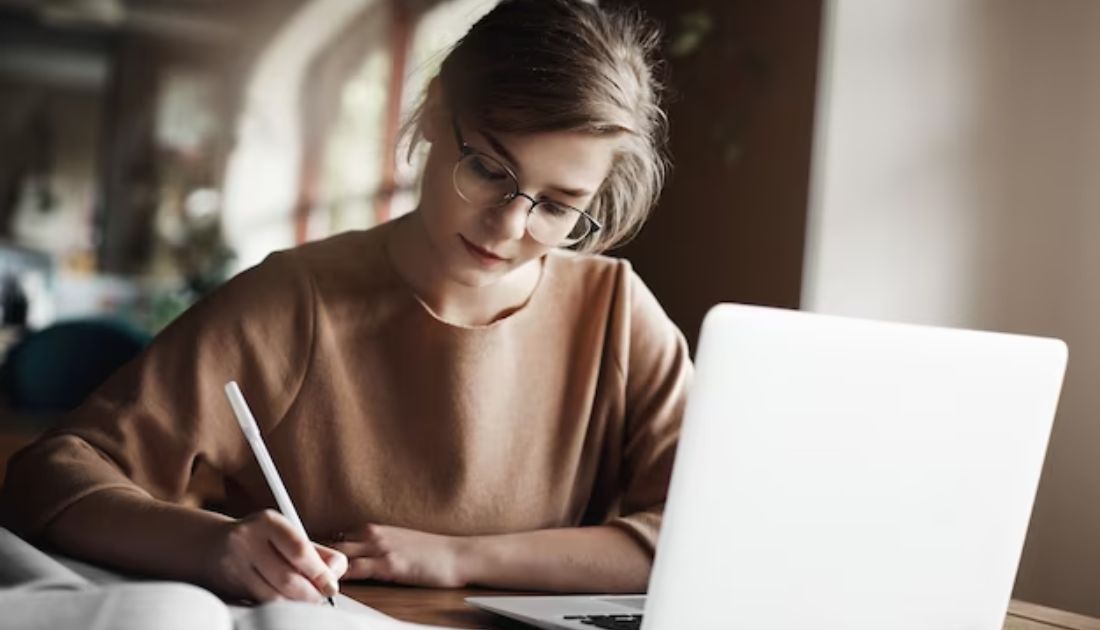 Descubra a diferença entre uma Pós e um MBA