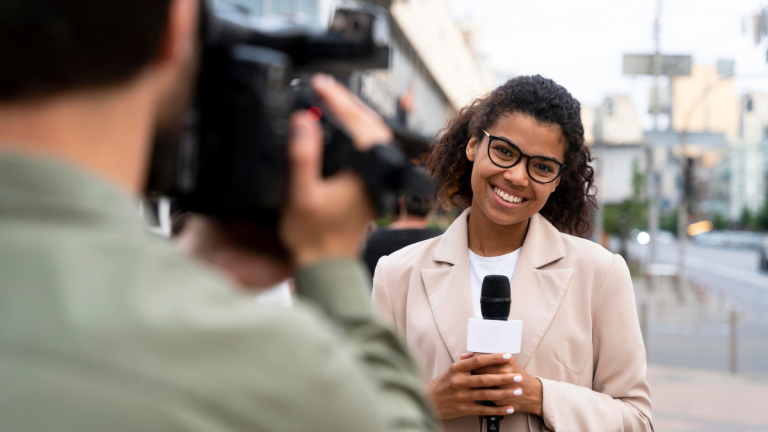 jornalista trabalhando